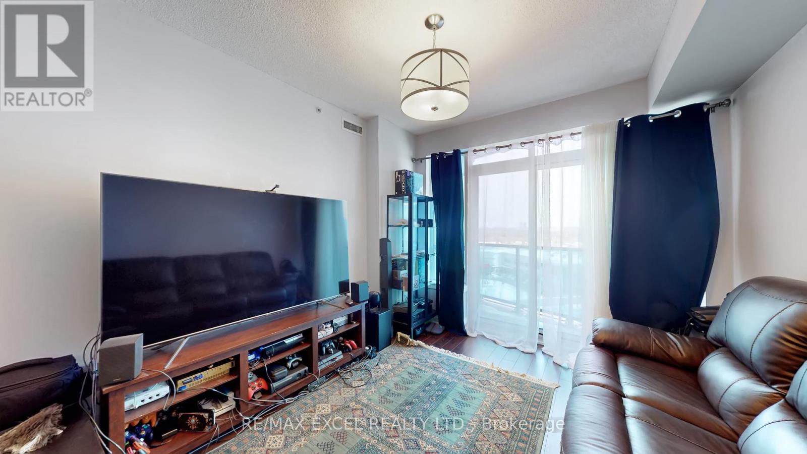 732 - 7161 Yonge Street, Markham, Ontario  L3T 0C8 - Photo 3 - N12709754