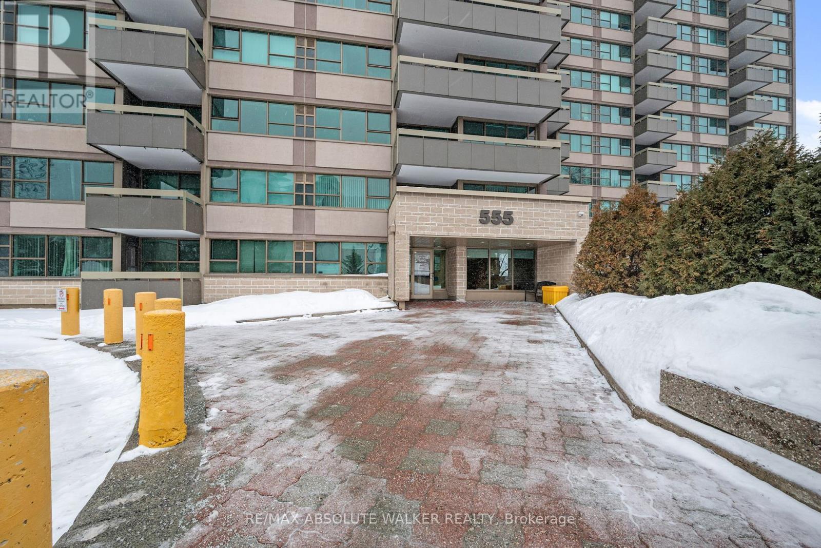 901 - 555 BRITTANY DRIVE, Ottawa, Ontario