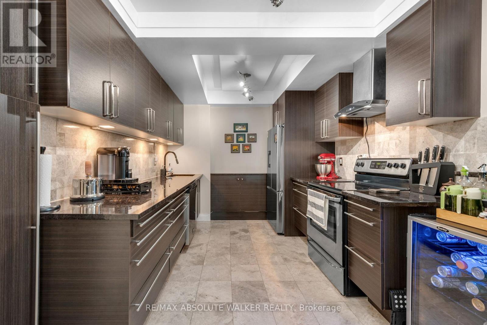 901 - 555 Brittany Drive, Ottawa, Ontario K1K 4C5 - Photo 11 - X12729698