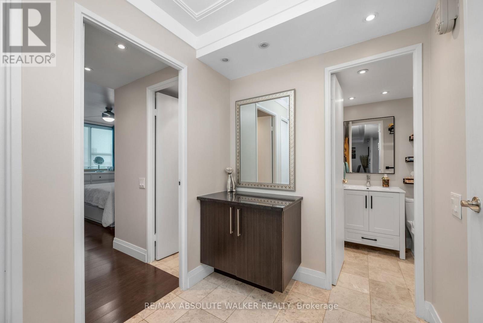 901 - 555 Brittany Drive, Ottawa, Ontario K1K 4C5 - Photo 15 - X12729698