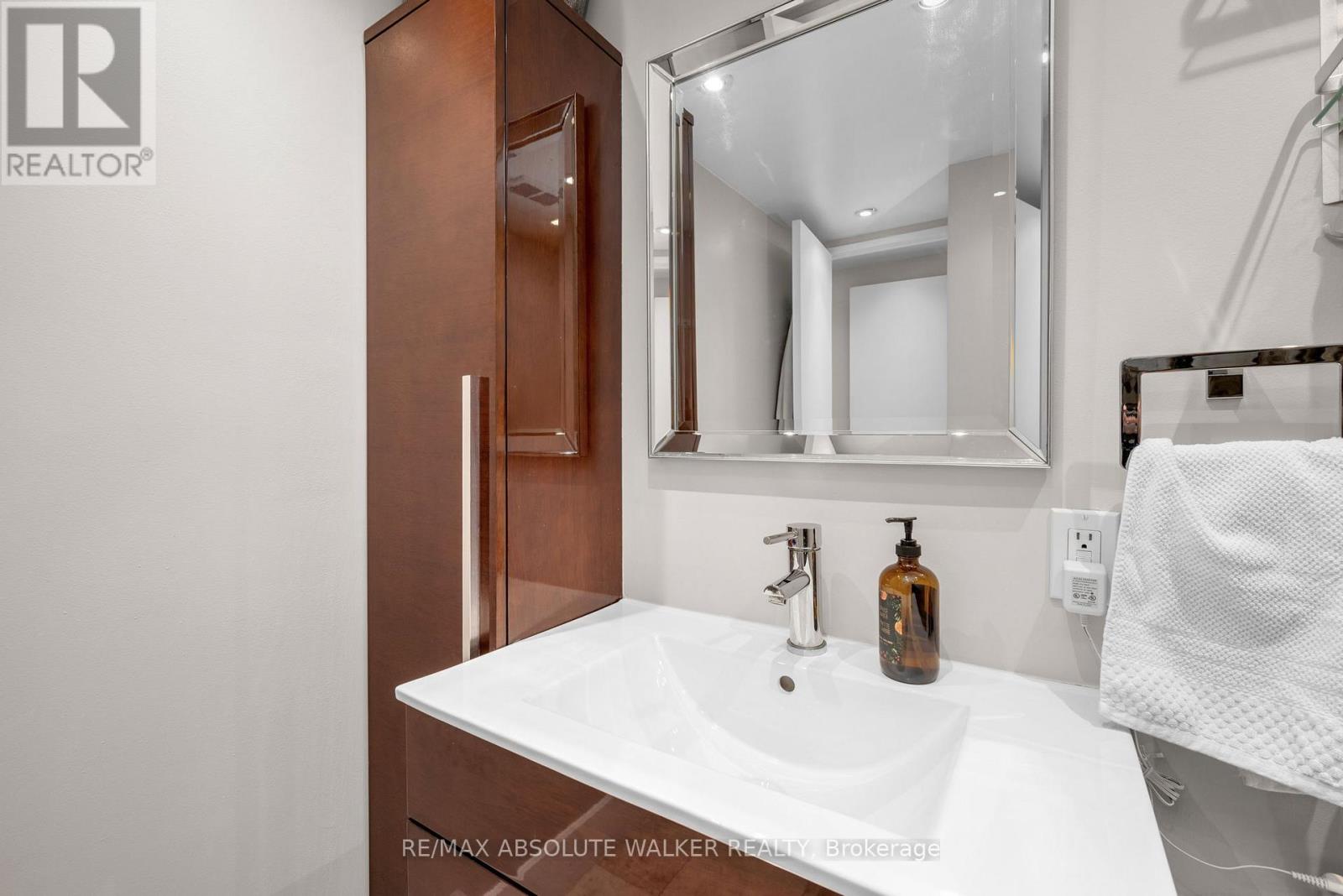 901 - 555 Brittany Drive, Ottawa, Ontario K1K 4C5 - Photo 21 - X12729698