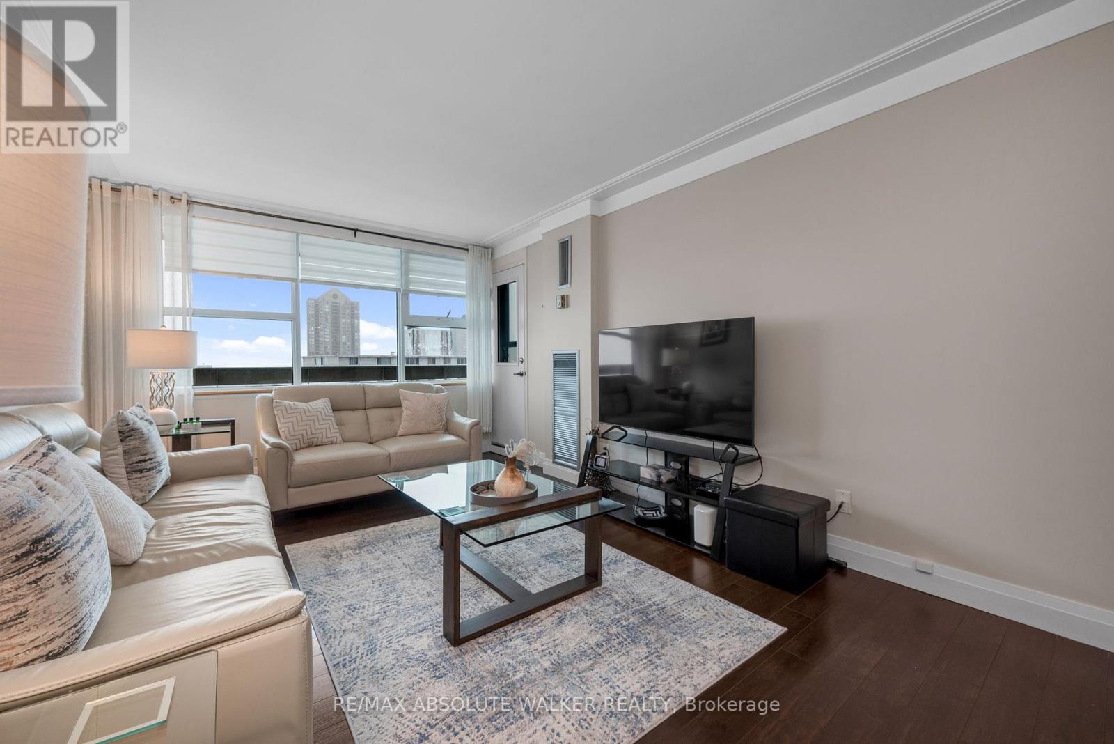 901 - 555 Brittany Drive, Ottawa, Ontario K1K 4C5 - Photo 4 - X12729698