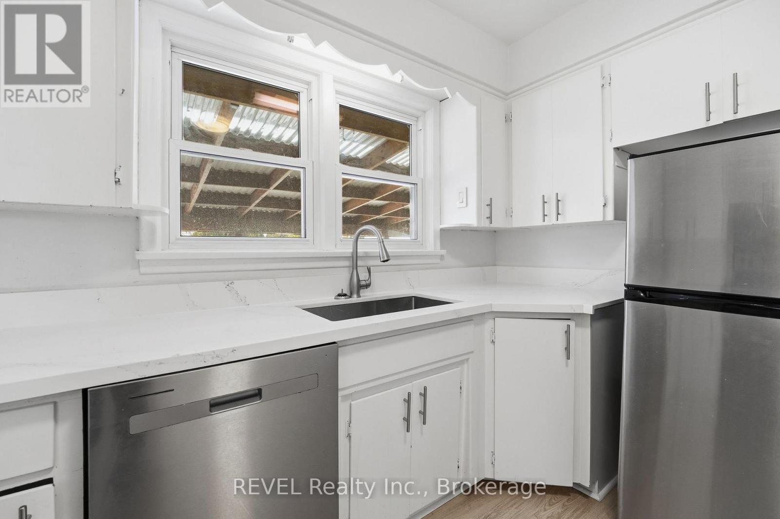 10 Redwood Avenue, St. Catharines, Ontario  L2M 3B2 - Photo 11 - X12729666