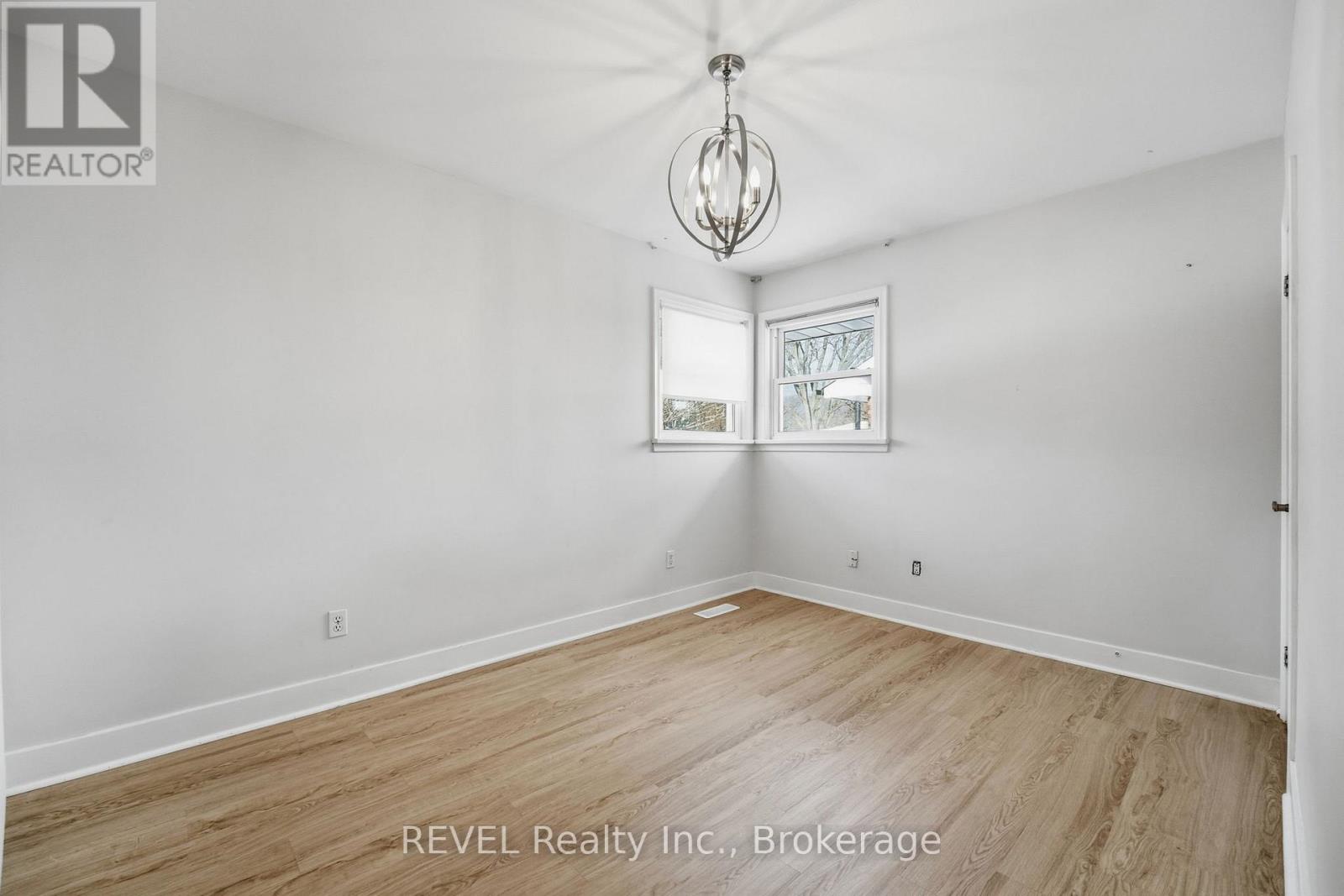 10 Redwood Avenue, St. Catharines, Ontario  L2M 3B2 - Photo 13 - X12729666