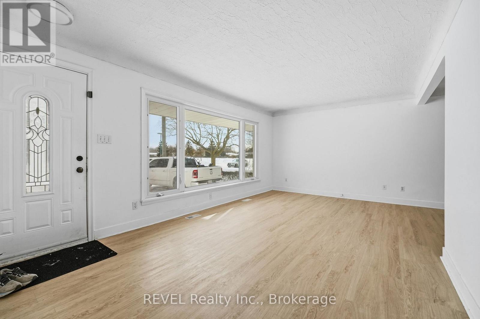 10 Redwood Avenue, St. Catharines, Ontario  L2M 3B2 - Photo 6 - X12729666