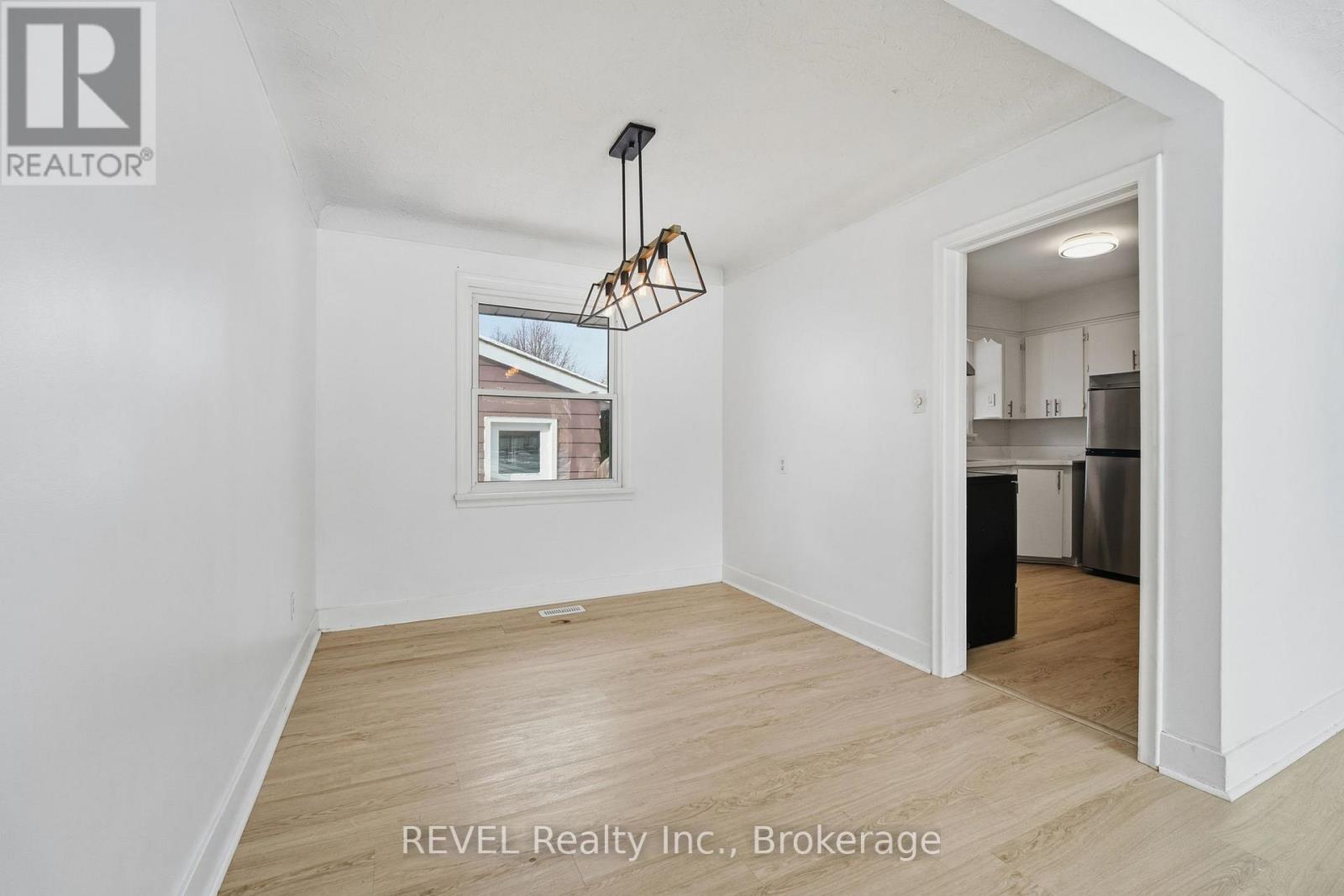 10 Redwood Avenue, St. Catharines, Ontario  L2M 3B2 - Photo 8 - X12729666