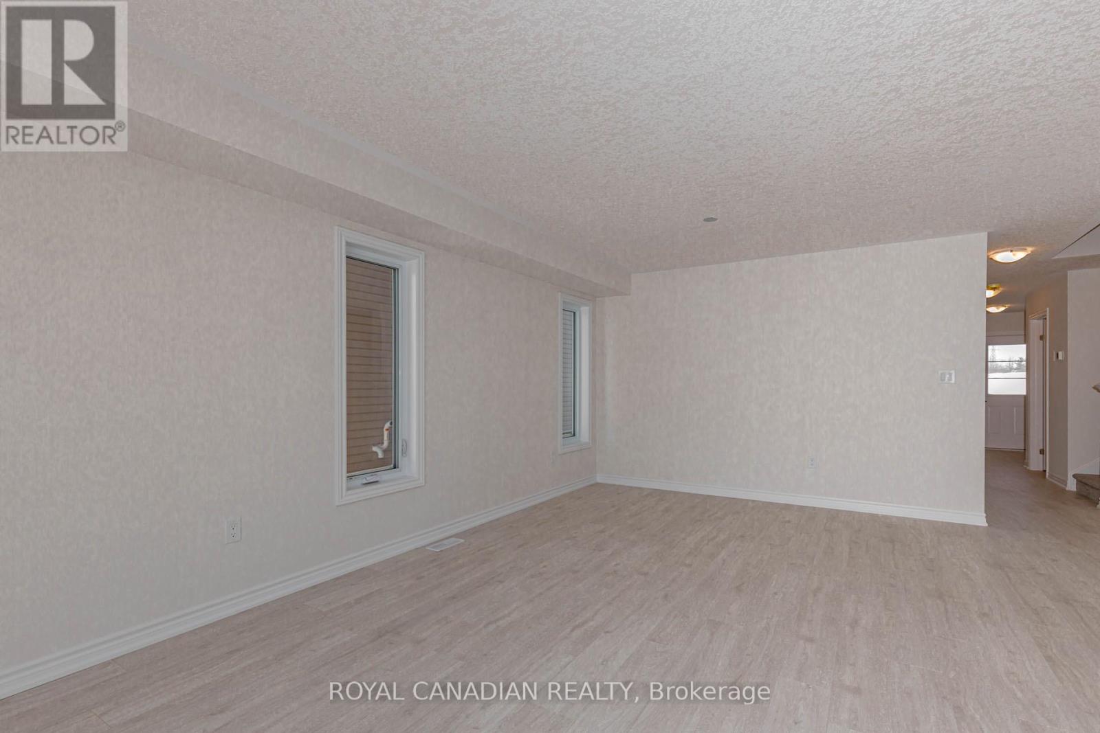 355 Benninger Drive, Kitchener, Ontario  N2E 0K1 - Photo 12 - X12722174