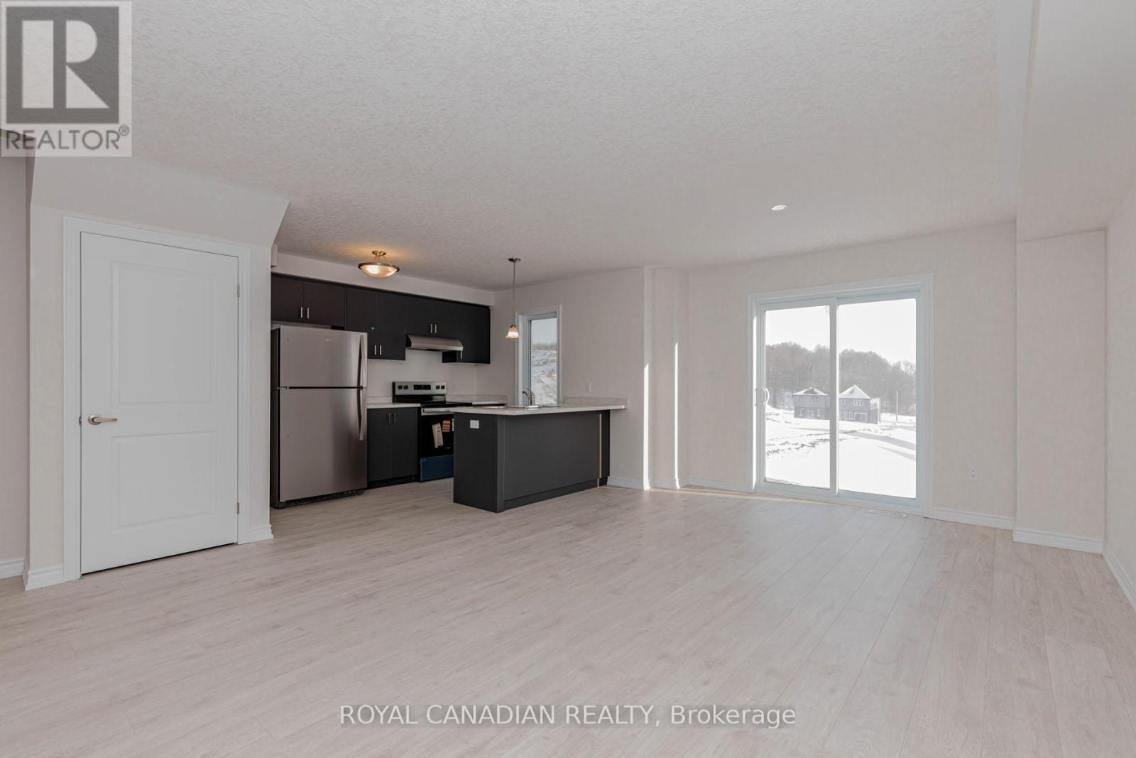 355 Benninger Drive, Kitchener, Ontario  N2E 0K1 - Photo 10 - X12722174