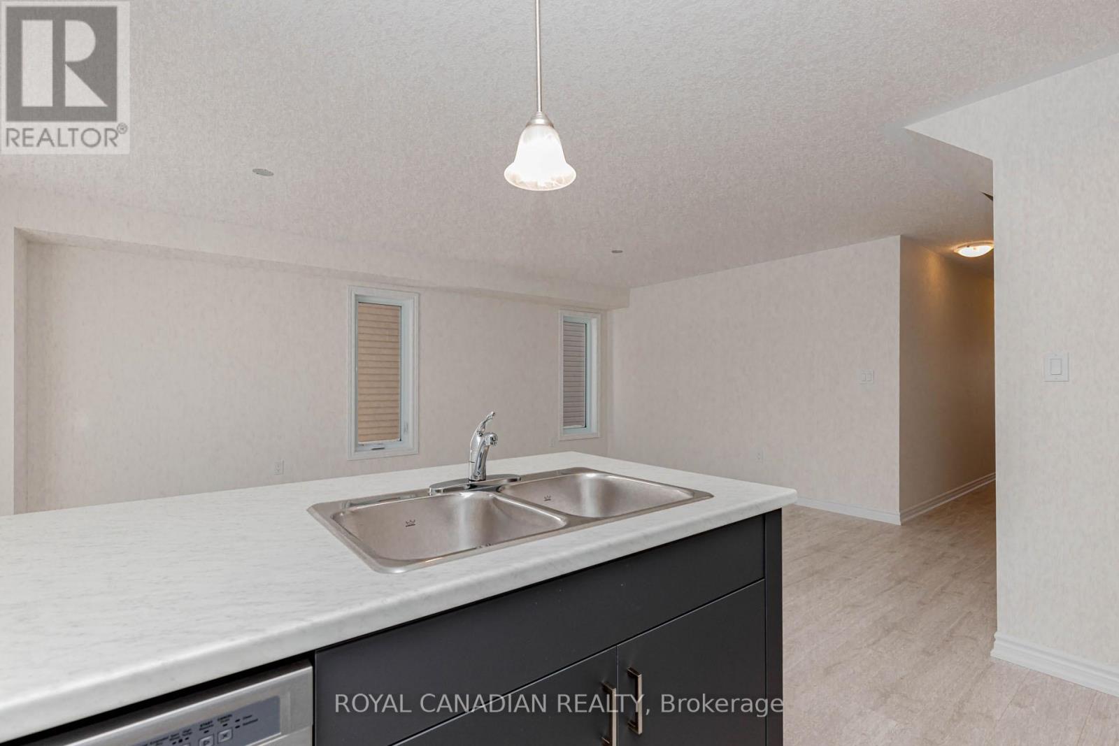 355 Benninger Drive, Kitchener, Ontario  N2E 0K1 - Photo 18 - X12722174