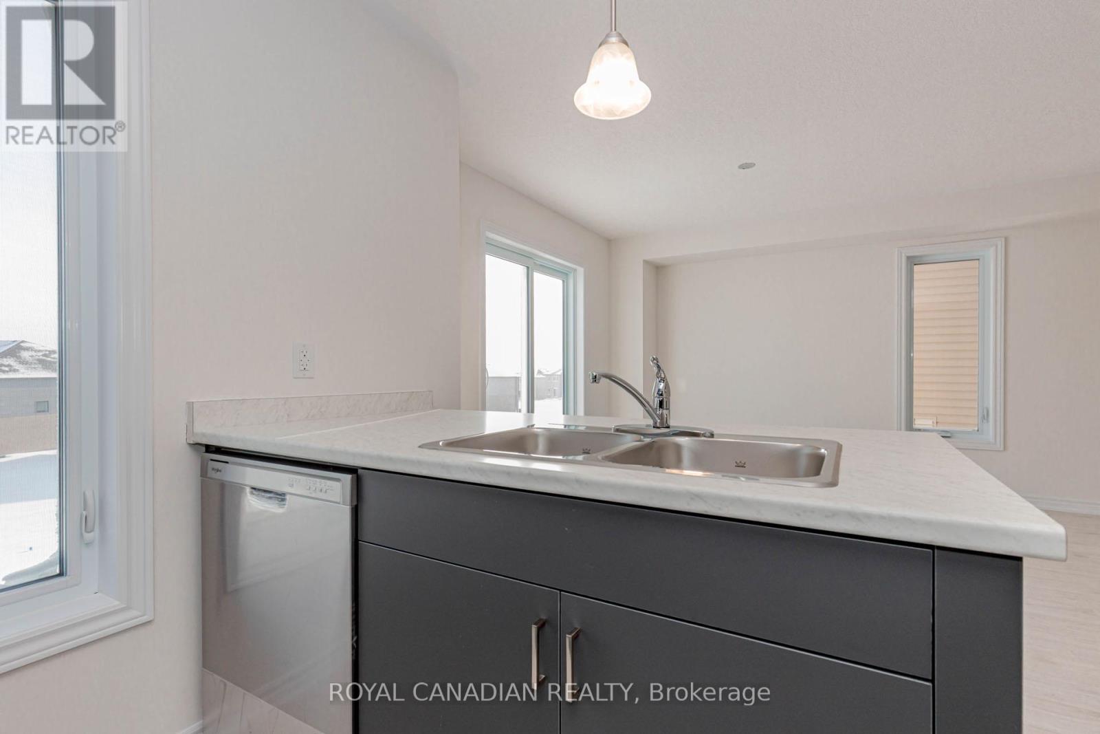 355 Benninger Drive, Kitchener, Ontario  N2E 0K1 - Photo 19 - X12722174