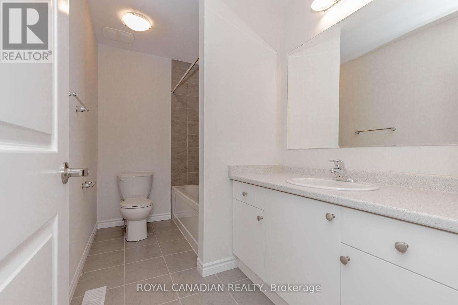 355 Benninger Drive, Kitchener, Ontario  N2E 0K1 - Photo 38 - X12722174