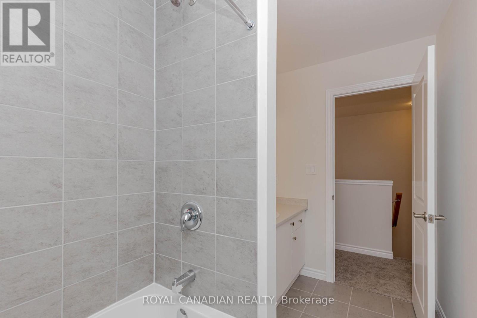 355 Benninger Drive, Kitchener, Ontario  N2E 0K1 - Photo 39 - X12722174