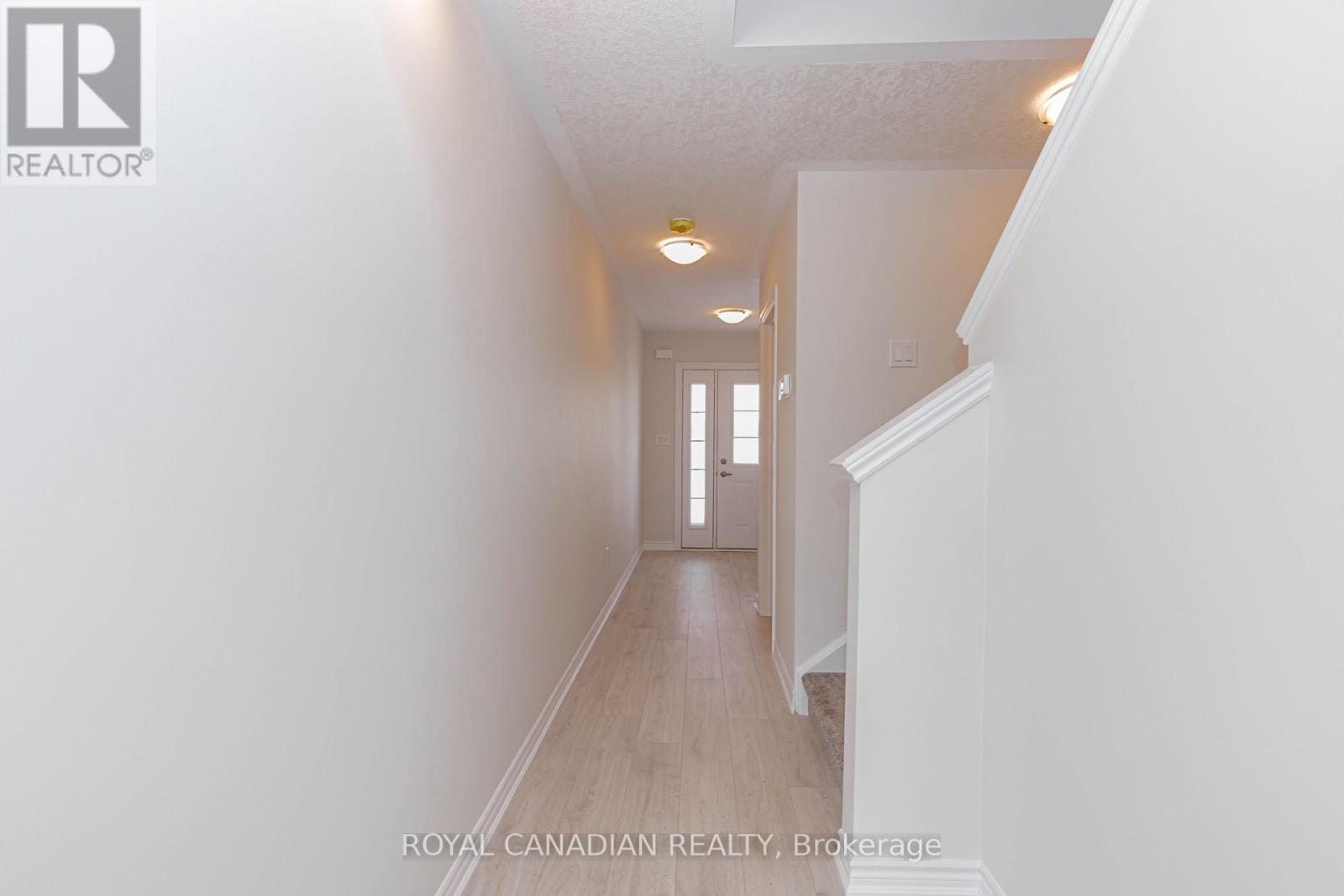 355 Benninger Drive, Kitchener, Ontario  N2E 0K1 - Photo 7 - X12722174