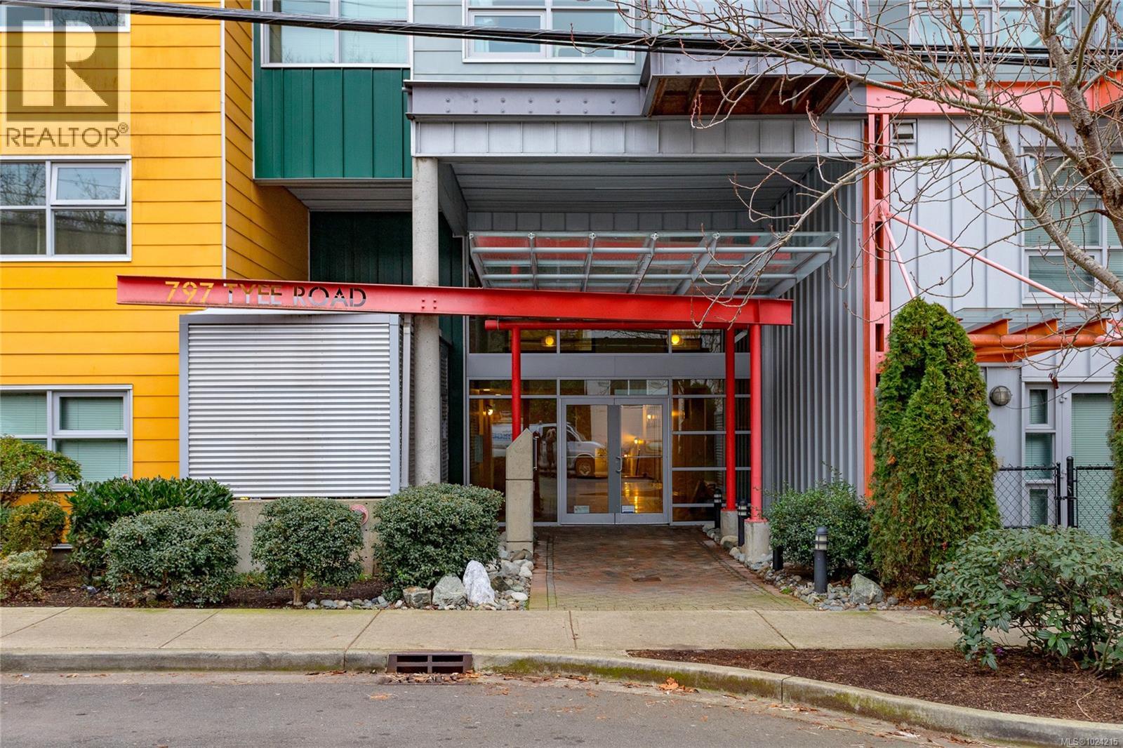 109 797 Tyee Rd, Victoria, British Columbia  V9A 7R4 - Photo 2 - 1024215