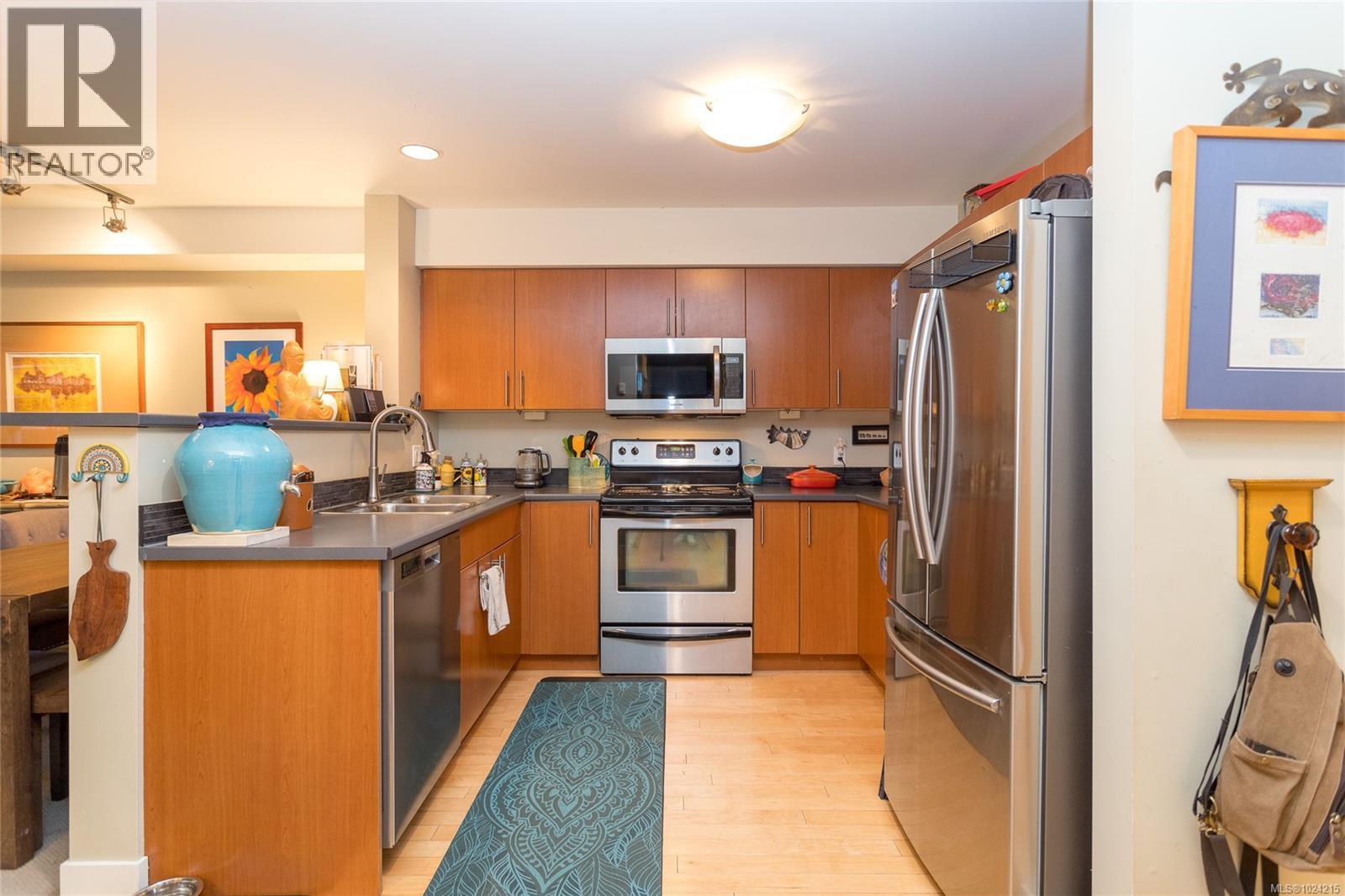 109 797 Tyee Rd, Victoria, British Columbia  V9A 7R4 - Photo 8 - 1024215