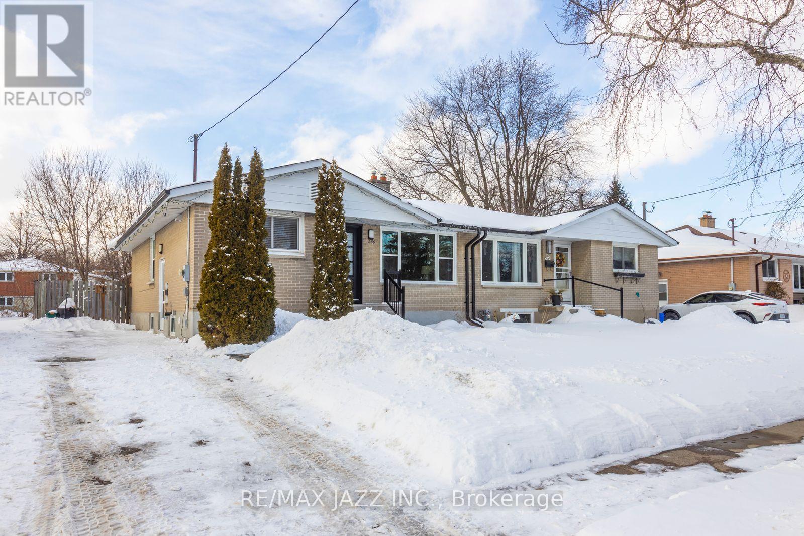 256 TRENT STREET, Oshawa, Ontario