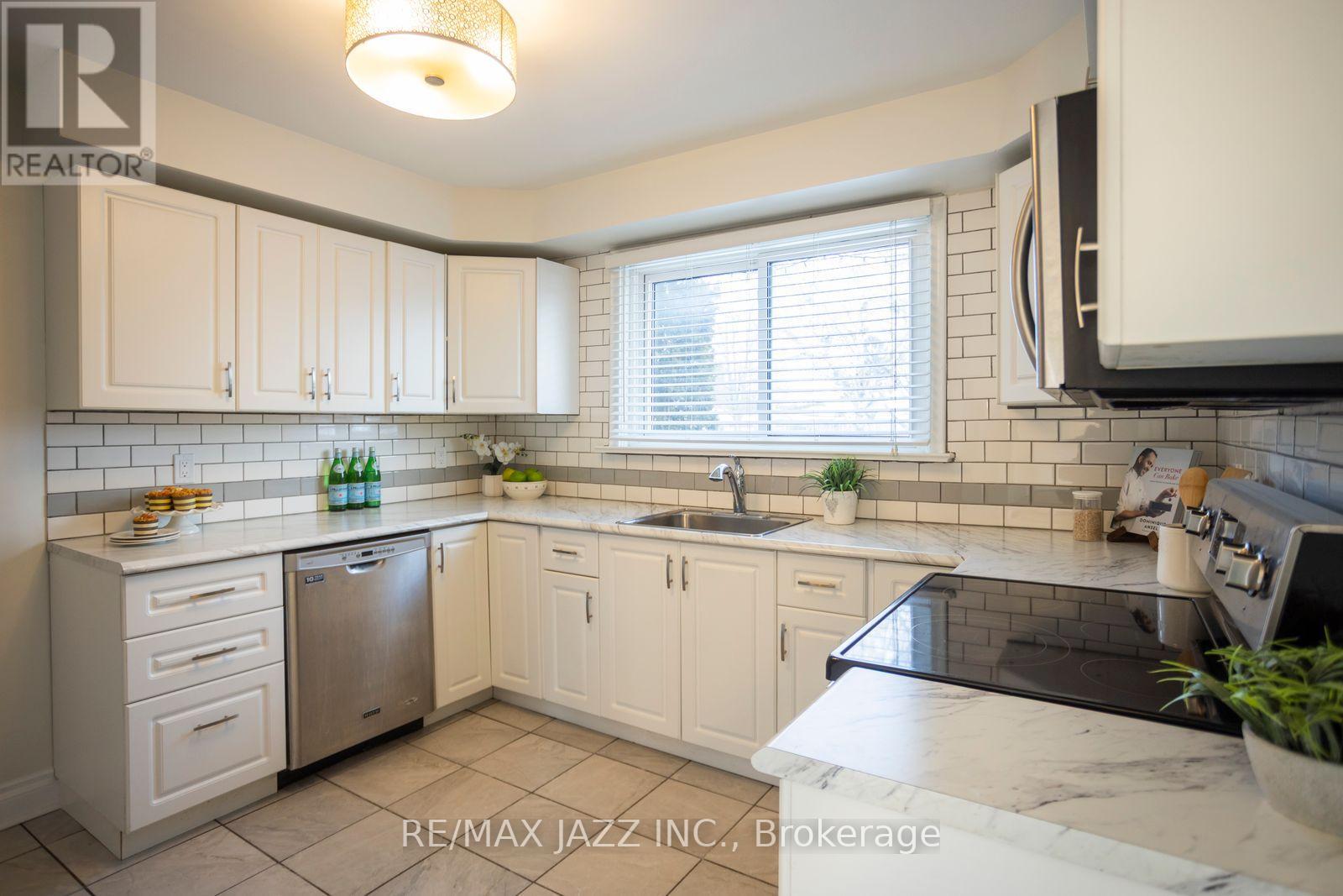 256 Trent Street, Oshawa, Ontario  L1J 4N1 - Photo 8 - E12729820