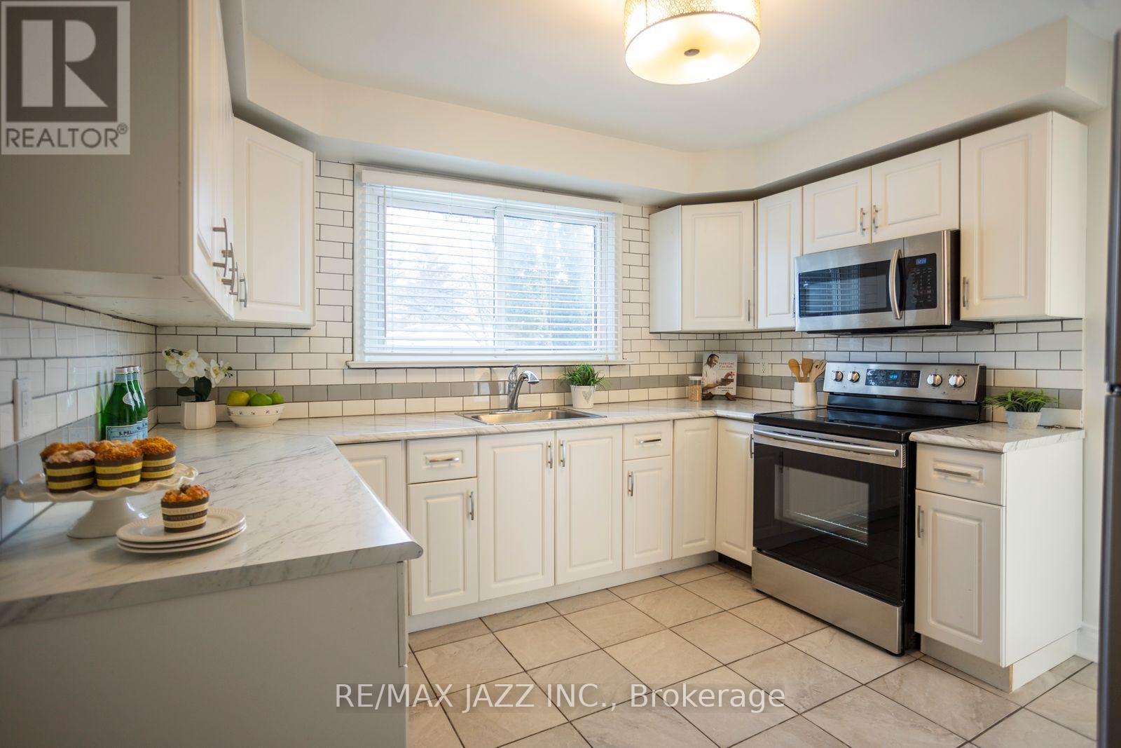 256 Trent Street, Oshawa, Ontario  L1J 4N1 - Photo 9 - E12729820