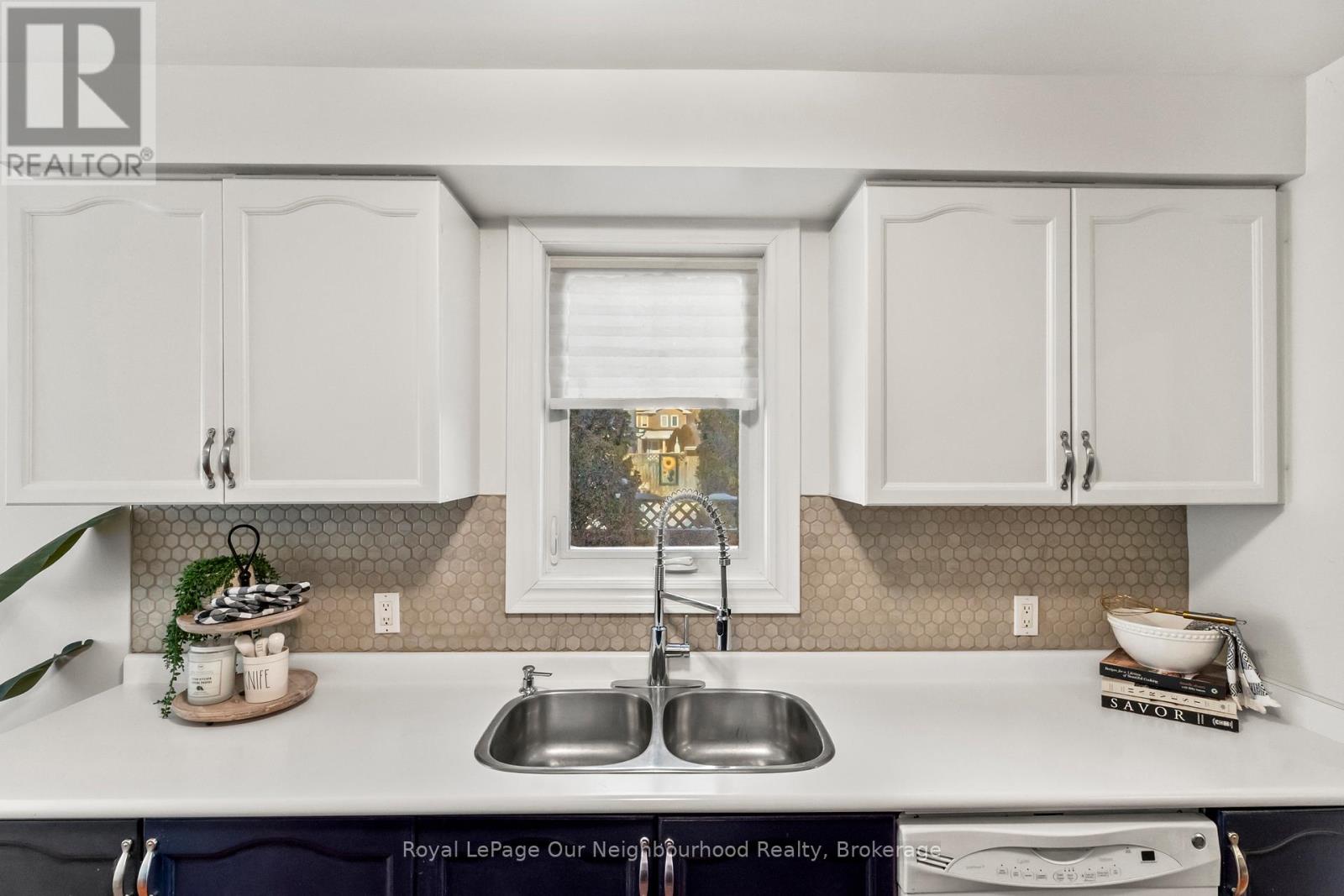 815 Buttonbush Court, Oshawa, Ontario L1K 2H9 - Photo 10 - E12729884