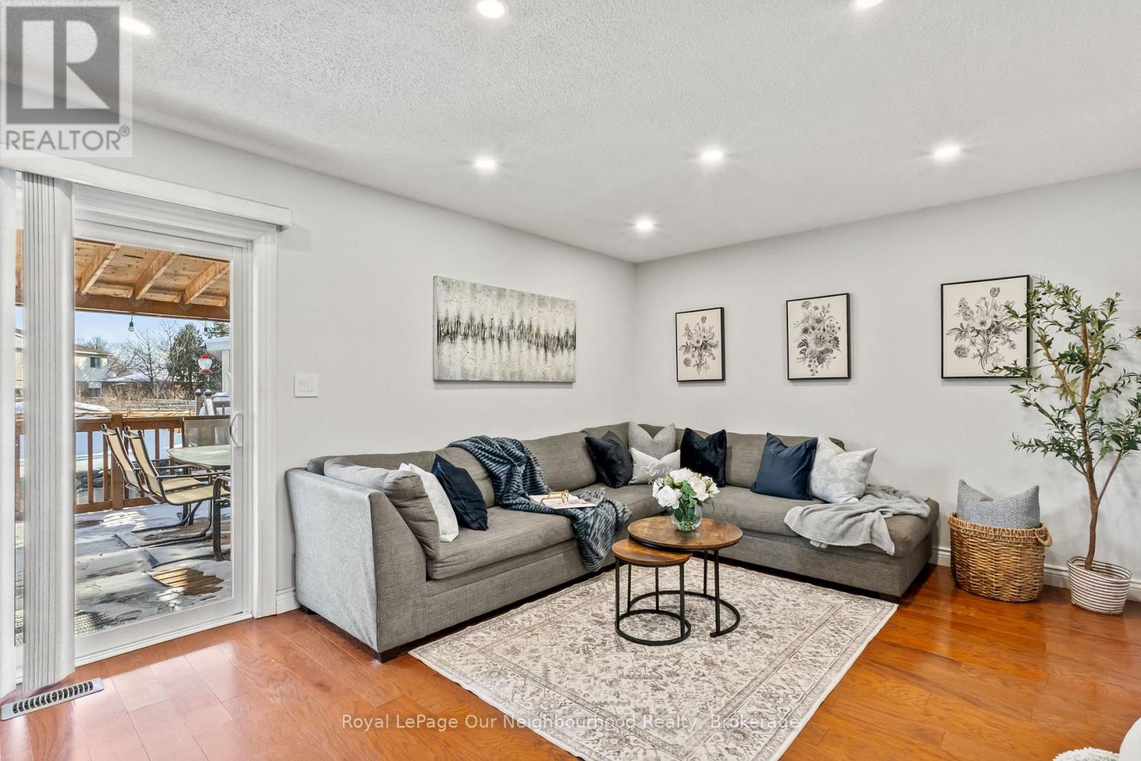 815 Buttonbush Court, Oshawa, Ontario L1K 2H9 - Photo 4 - E12729884