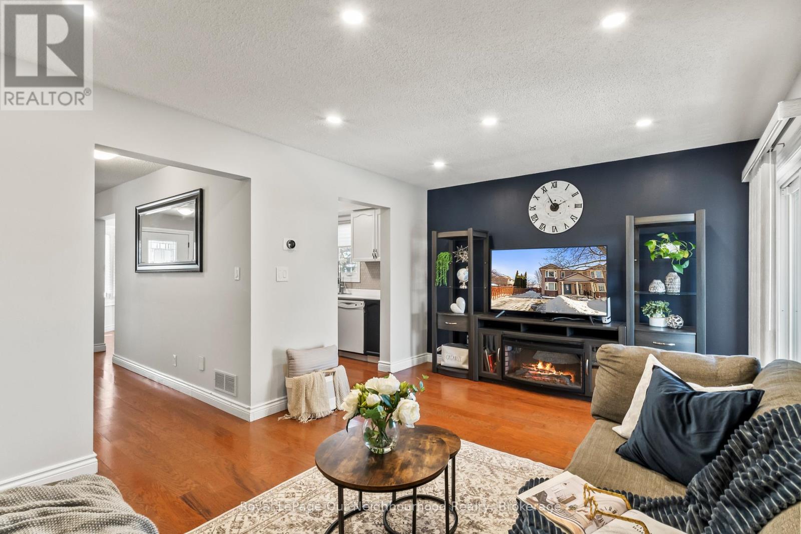 815 Buttonbush Court, Oshawa, Ontario L1K 2H9 - Photo 5 - E12729884