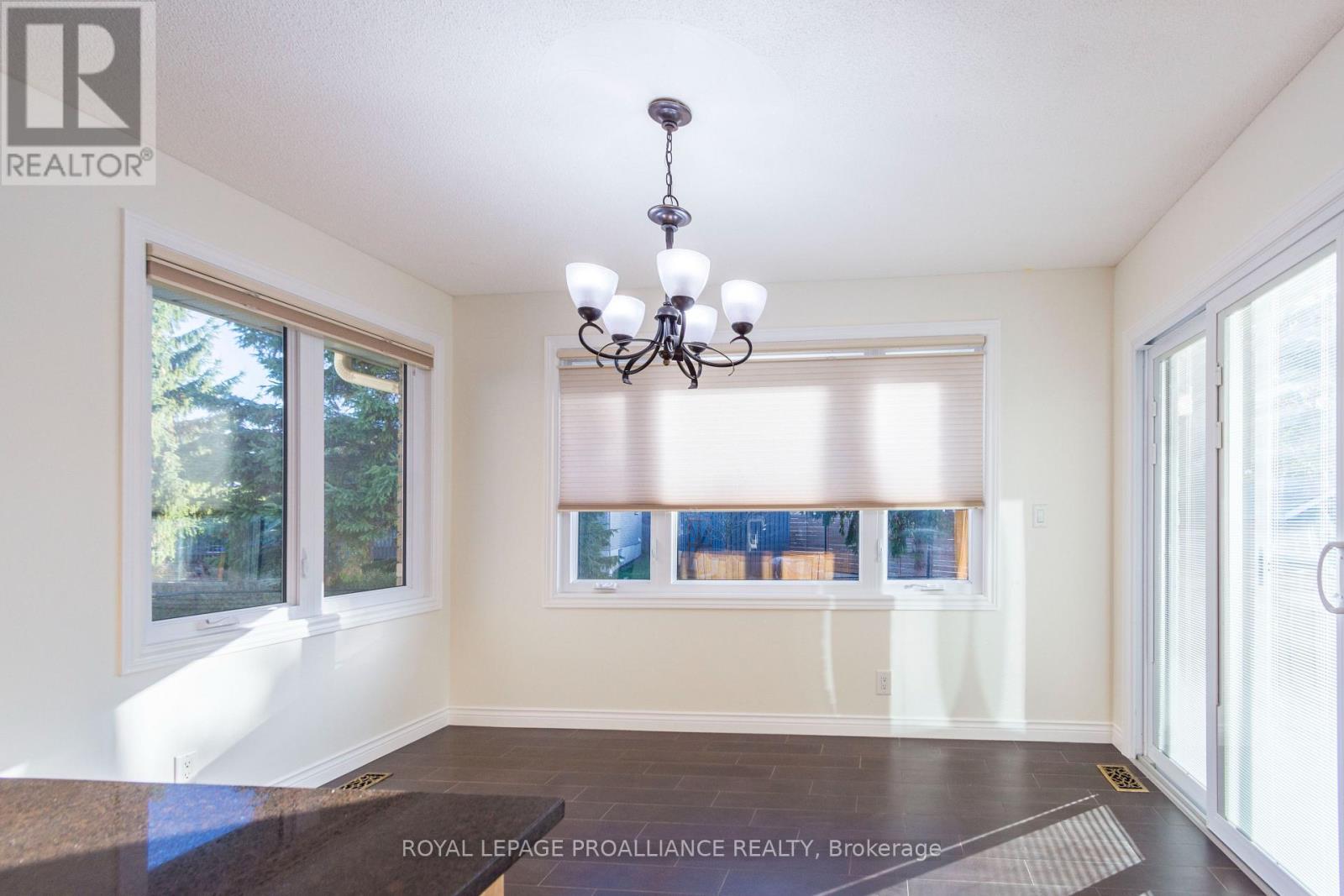 37 Dungannon Drive, Belleville, Ontario  K8P 5E7 - Photo 17 - X12729694