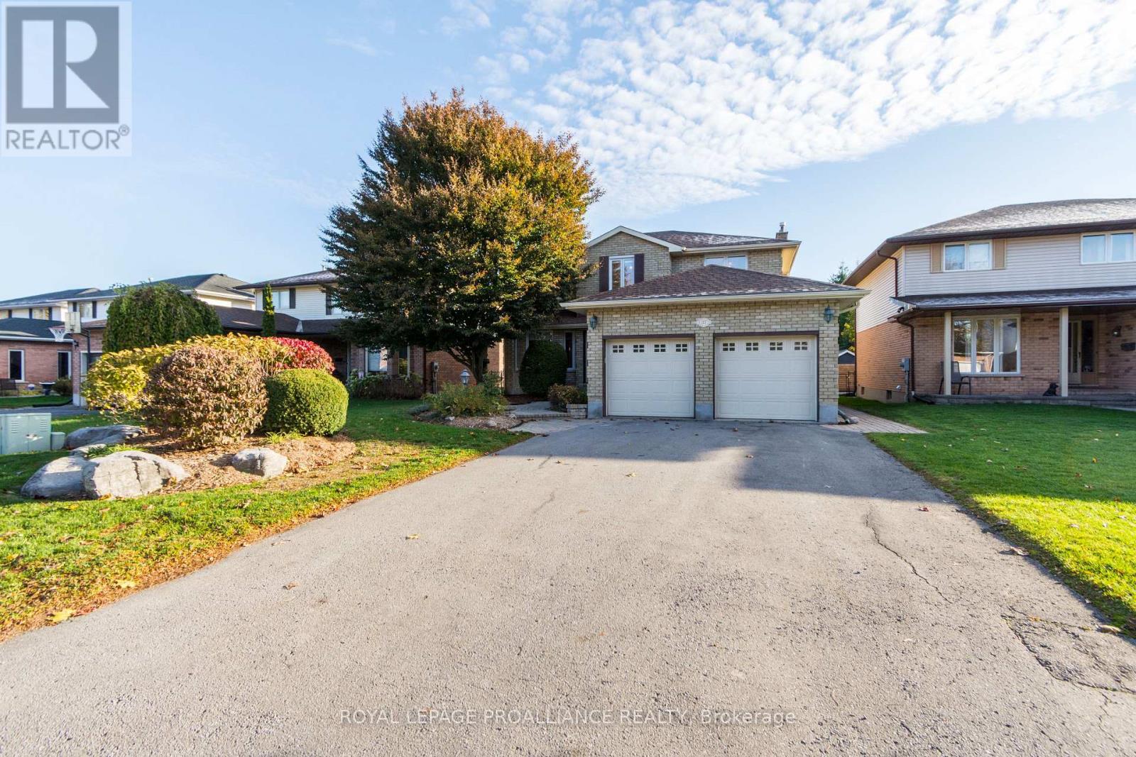 37 Dungannon Drive, Belleville, Ontario  K8P 5E7 - Photo 5 - X12729694