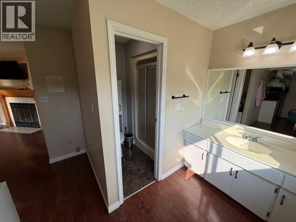 106 West River Road, Hinton, Alberta  T7V 1Z1 - Photo 12 - A2255232