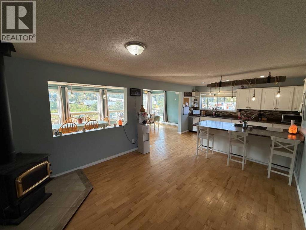 106 West River Road, Hinton, Alberta  T7V 1Z1 - Photo 6 - A2255232