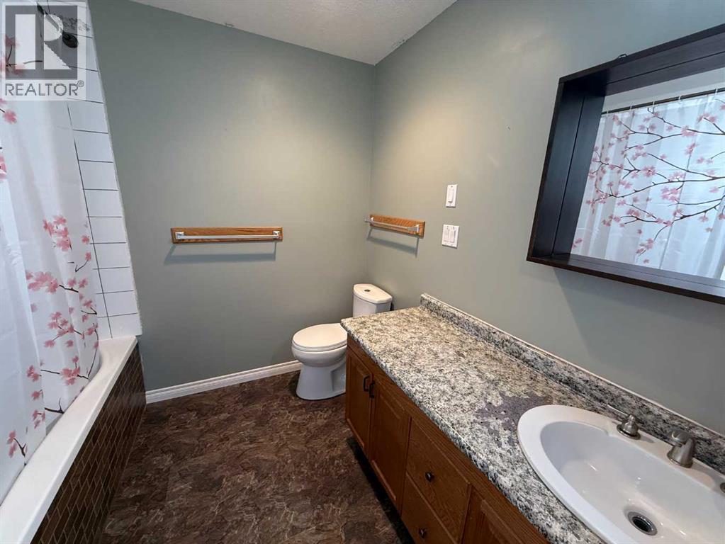 106 West River Road, Hinton, Alberta  T7V 1Z1 - Photo 15 - A2255232