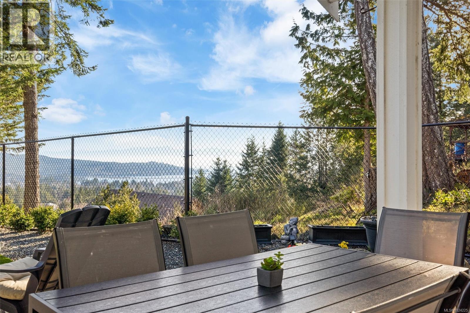 2407 Mountain Heights Dr, Sooke, British Columbia  V9Z 0L4 - Photo 3 - 1024225