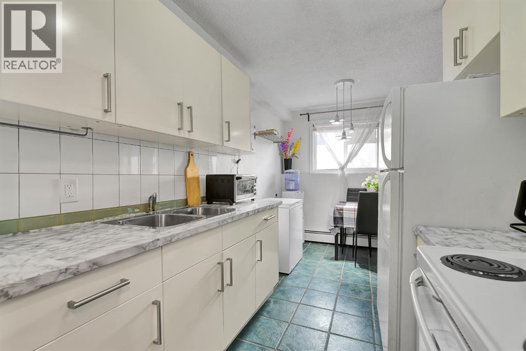 4, 104 Sabrina Way Sw, Calgary, Alberta  T2W 2N6 - Photo 7 - A2280710