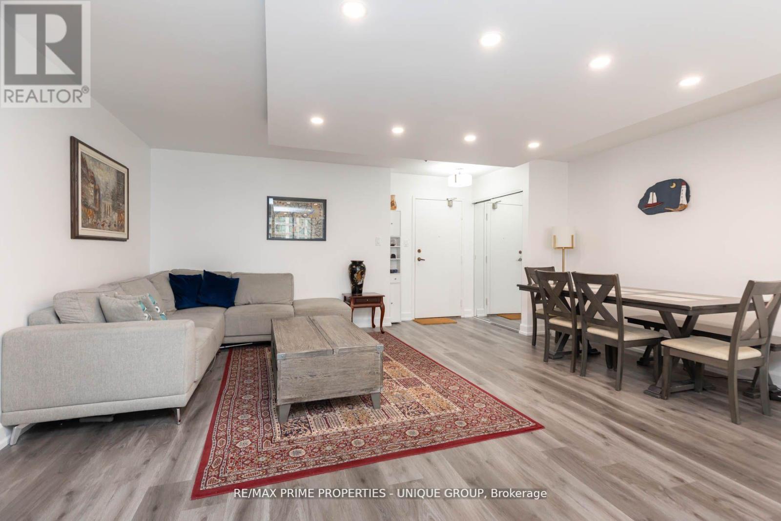 903 - 633 Bay Street, Toronto, Ontario  M5G 2G4 - Photo 3 - C12729800