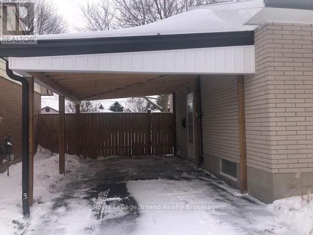 1020 Braeside Street, Woodstock, Ontario  N4S 4T4 - Photo 2 - X12725980