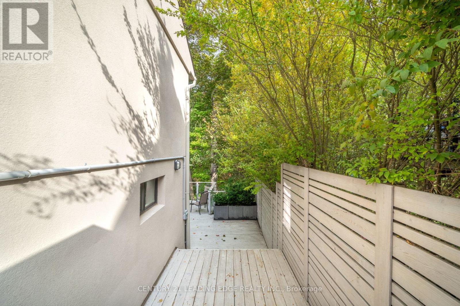 8 Glen Robert Drive, Toronto, Ontario  M4B 1J5 - Photo 23 - E12729806