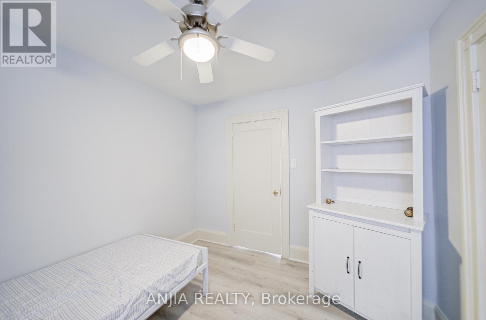 7 Linnsmore Crescent, Toronto, Ontario  M4J 4J5 - Photo 16 - E12729844