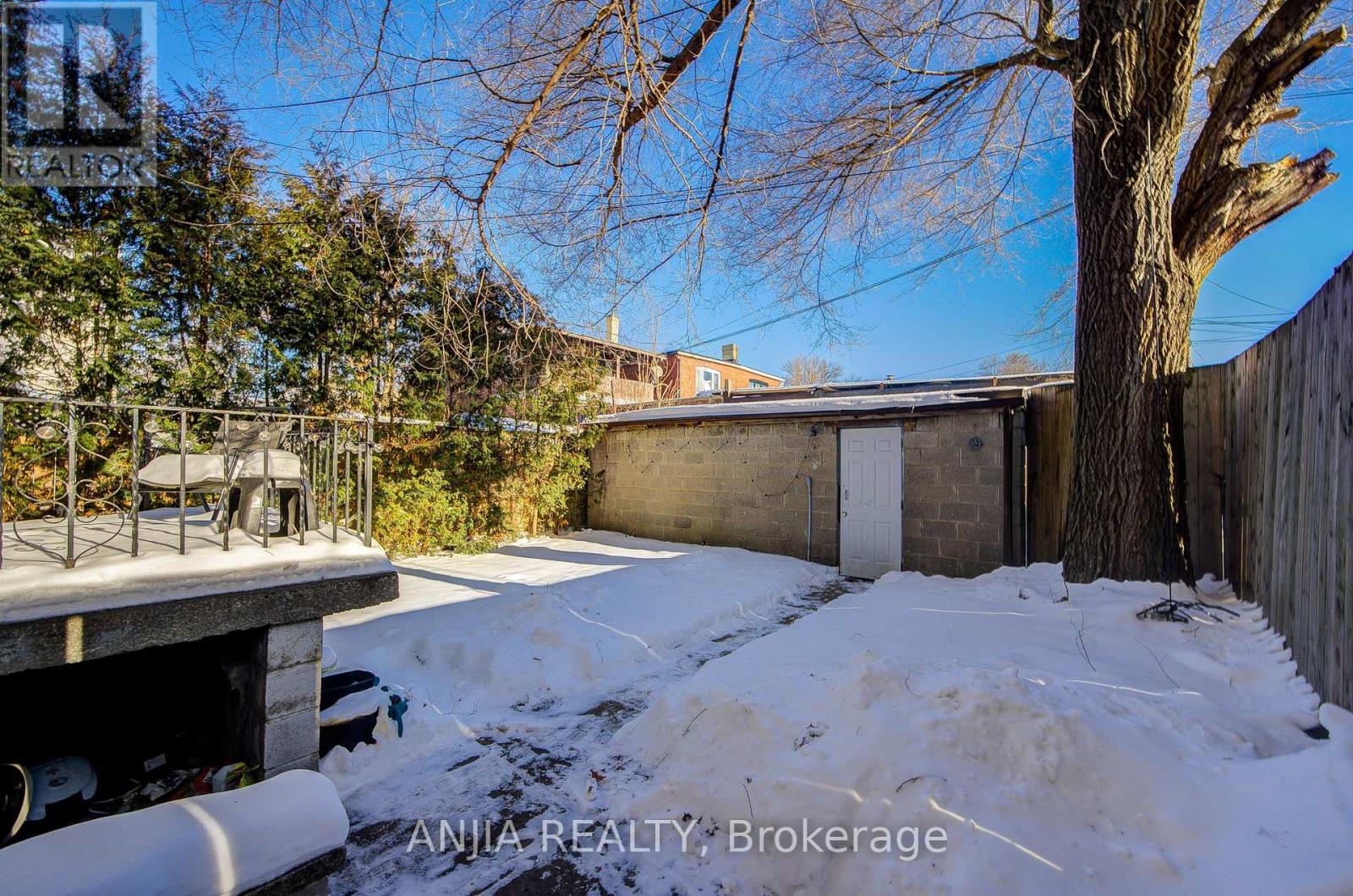 7 Linnsmore Crescent, Toronto, Ontario  M4J 4J5 - Photo 23 - E12729844