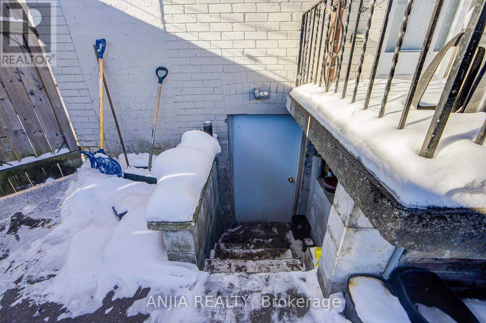 7 Linnsmore Crescent, Toronto, Ontario  M4J 4J5 - Photo 27 - E12729844