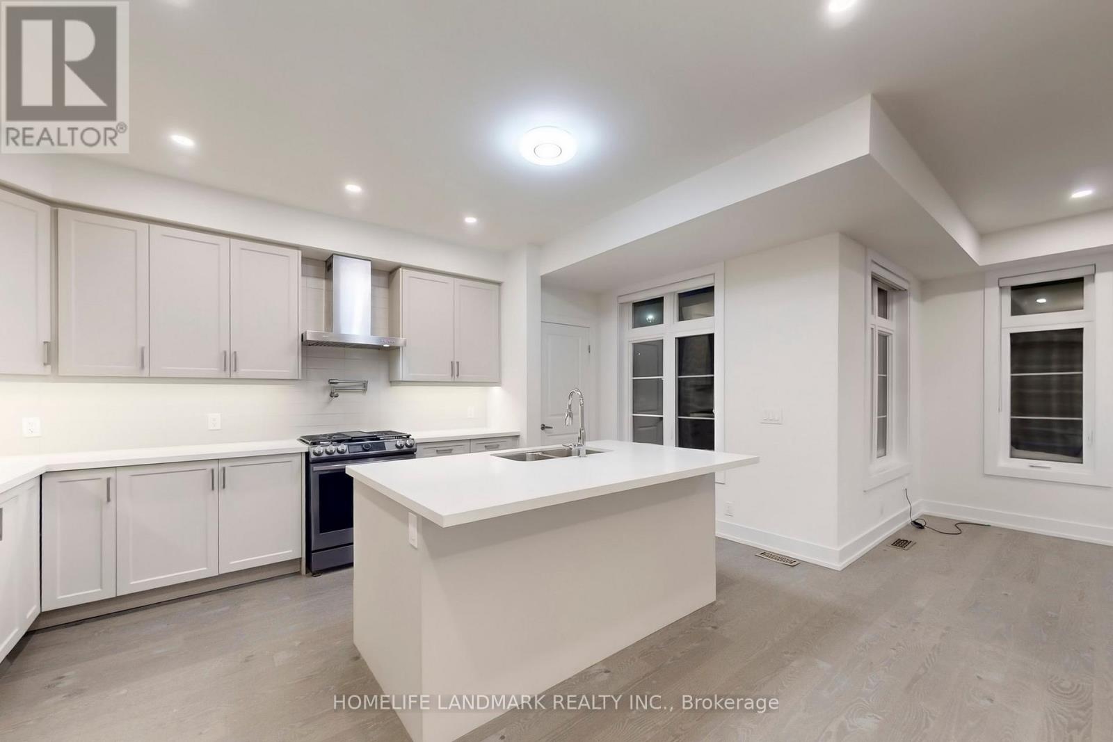 97 Guardhouse Crescent, Markham, Ontario  L6C 3J9 - Photo 10 - N12729668