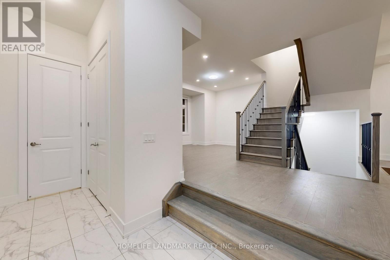 97 Guardhouse Crescent, Markham, Ontario  L6C 3J9 - Photo 6 - N12729668