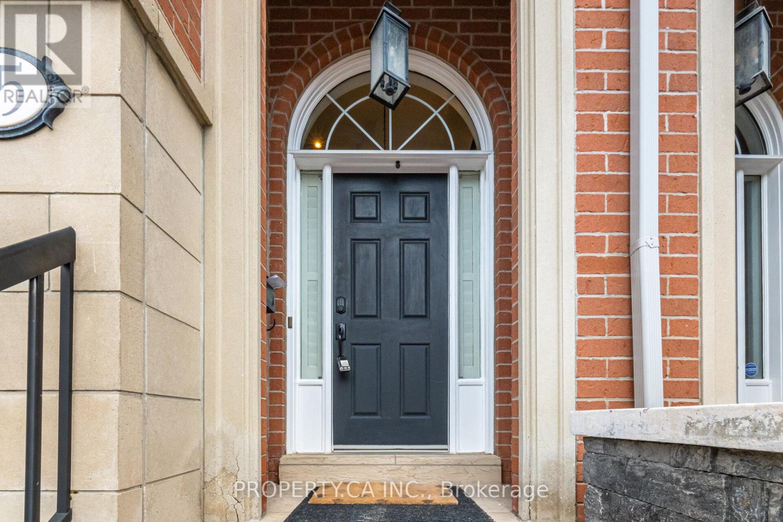 25 - 8038 Yonge Street, Vaughan, Ontario  L4J 1W3 - Photo 2 - N12729702