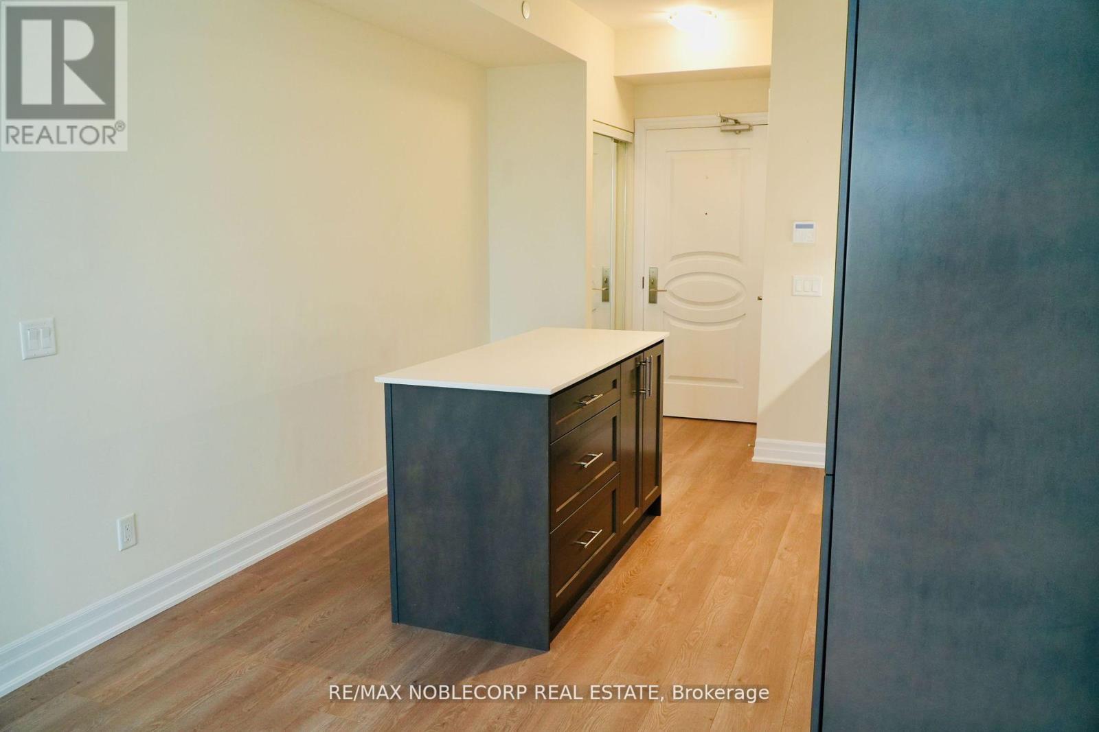 1511 - 9085 Jane Street, Vaughan, Ontario  L4L 9G7 - Photo 6 - N12729708