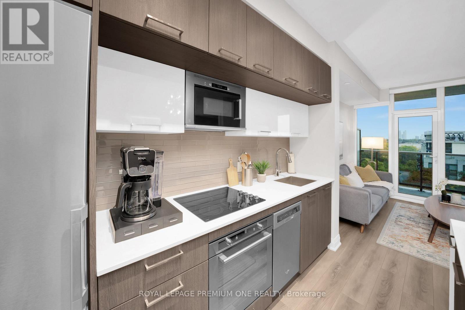 623 - 4800 Highway 7 Road, Vaughan, Ontario  L4L 1H8 - Photo 2 - N12729730