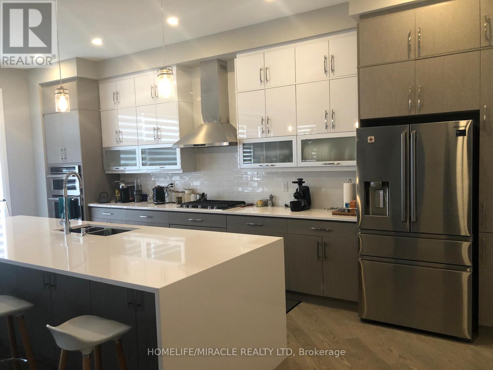 39 John Henry Street, Vaughan, Ontario  L4H 4W2 - Photo 2 - N12729734