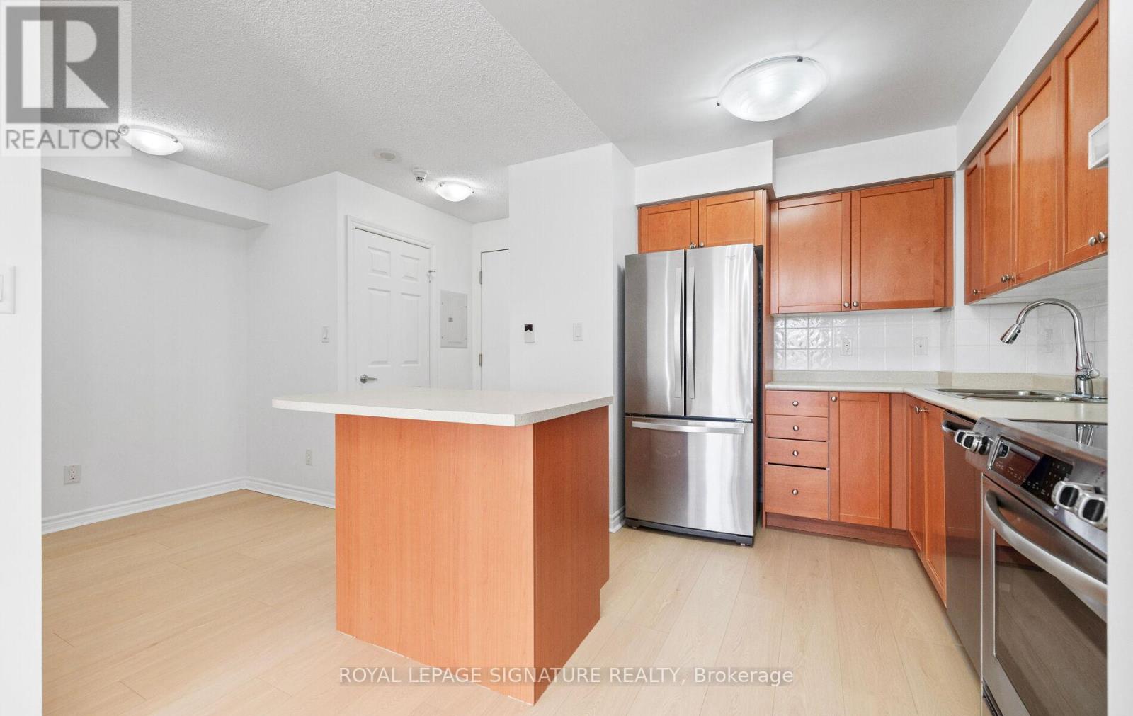 1508 - 3880 Duke Of York Boulevard, Mississauga, Ontario  L5B 4M7 - Photo 10 - W12452055