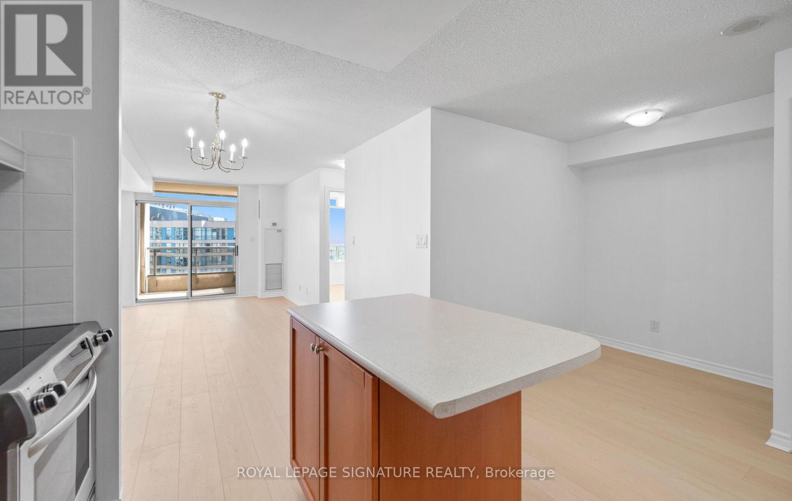 1508 - 3880 Duke Of York Boulevard, Mississauga, Ontario  L5B 4M7 - Photo 15 - W12452055