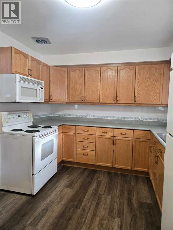 101 Simpson Street, Hinton, Alberta  T7V 1C2 - Photo 7 - A2281375