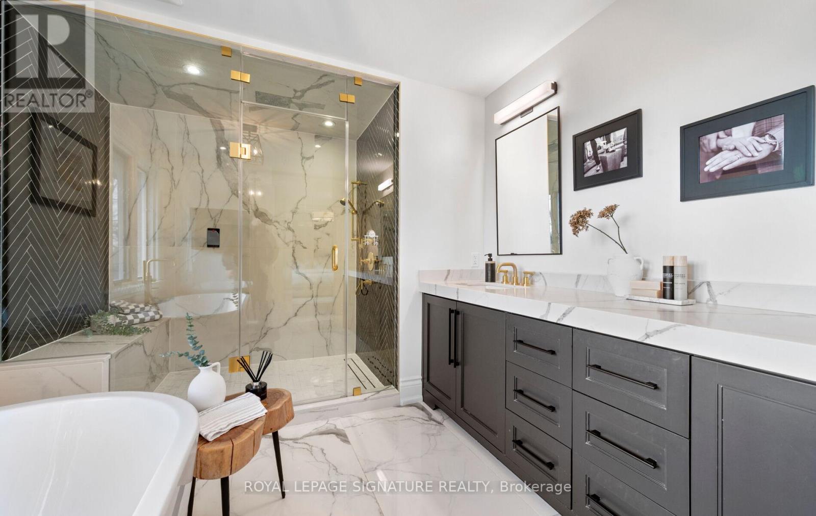 1189 Ostler Court, Mississauga, Ontario  L5C 3G5 - Photo 24 - W12590486