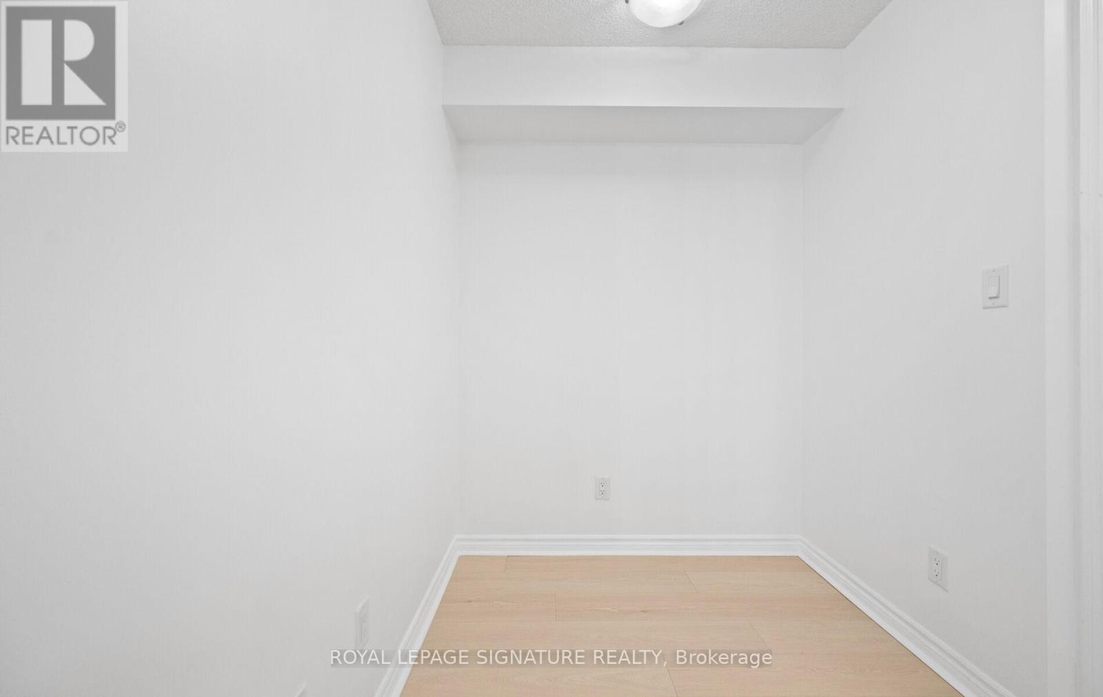 1508 - 3880 Duke Of York Boulevard, Mississauga, Ontario  L5B 4M7 - Photo 19 - W12452055