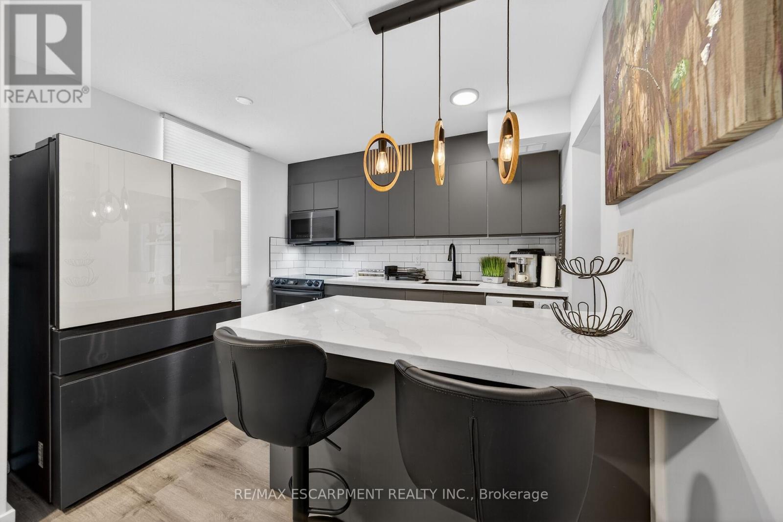 324 - 350 Quigley Road, Hamilton, Ontario L8K 5N2 - Photo 3 - X12729236